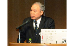 ���{���F